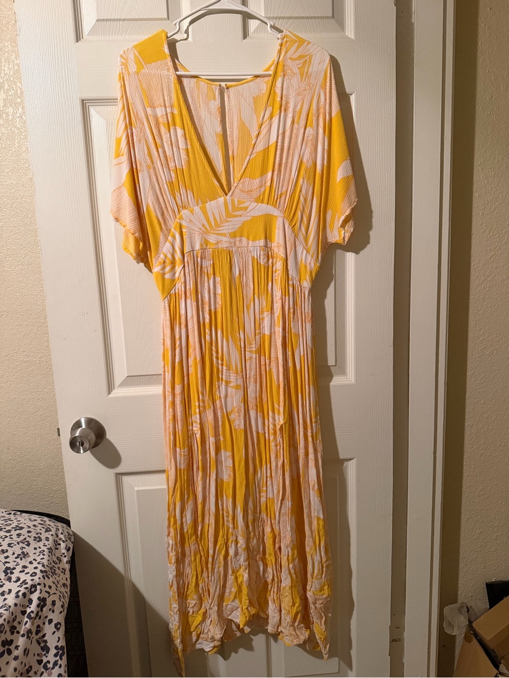Cupshe Yellow and White Tropical V‑Neck Maxi Dress
